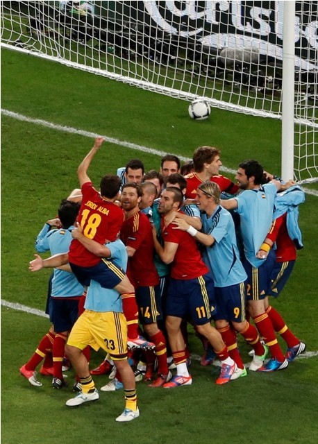 Euro Cup 2012 Spain Vs. Portugal: Spain Defeats Portugal ...