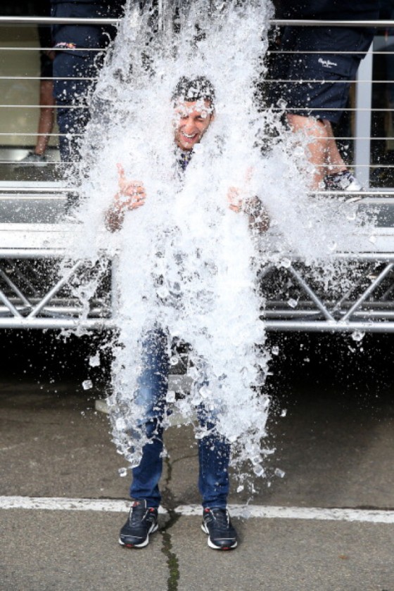 Latino Celebrities Take ALS Ice Bucket Challenge [Watch Here